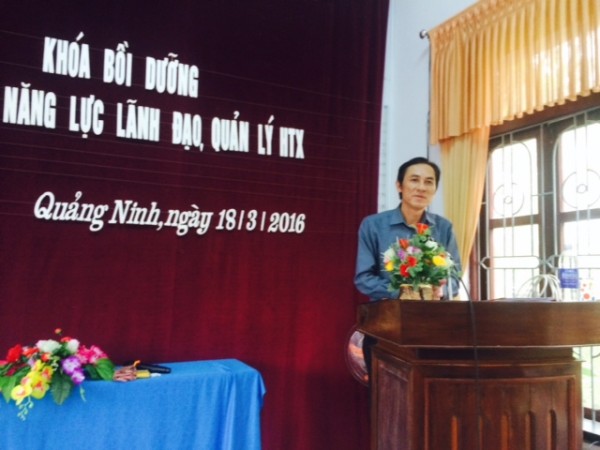 Đồng chí: Ngô Gia Thởi, Chủ tịch Liên minh HTX tỉnh, phát biểu khai giảng  lớp học.