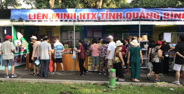Hội chợ xúc tiến thương mại HTX năm 2018: Các sản phẩm nông sản sạch của Quảng Bình tạo ấn tượng