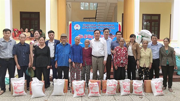 Liên minh HTX tỉnh Hà Nam cùng chung tay ủng hộ người dân ảnh hưởng lũ lụt tại Quảng Bình và Nghệ An